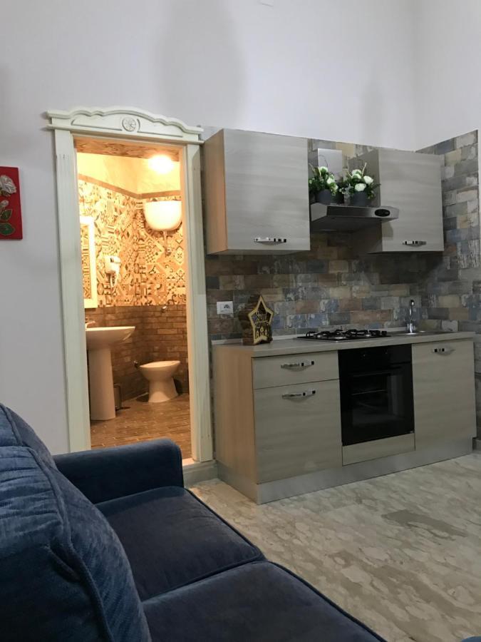Gold94 Bed & Breakfast Наполи Екстериор снимка