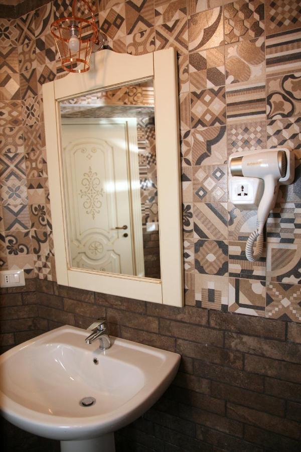 Gold94 Bed & Breakfast Наполи Екстериор снимка