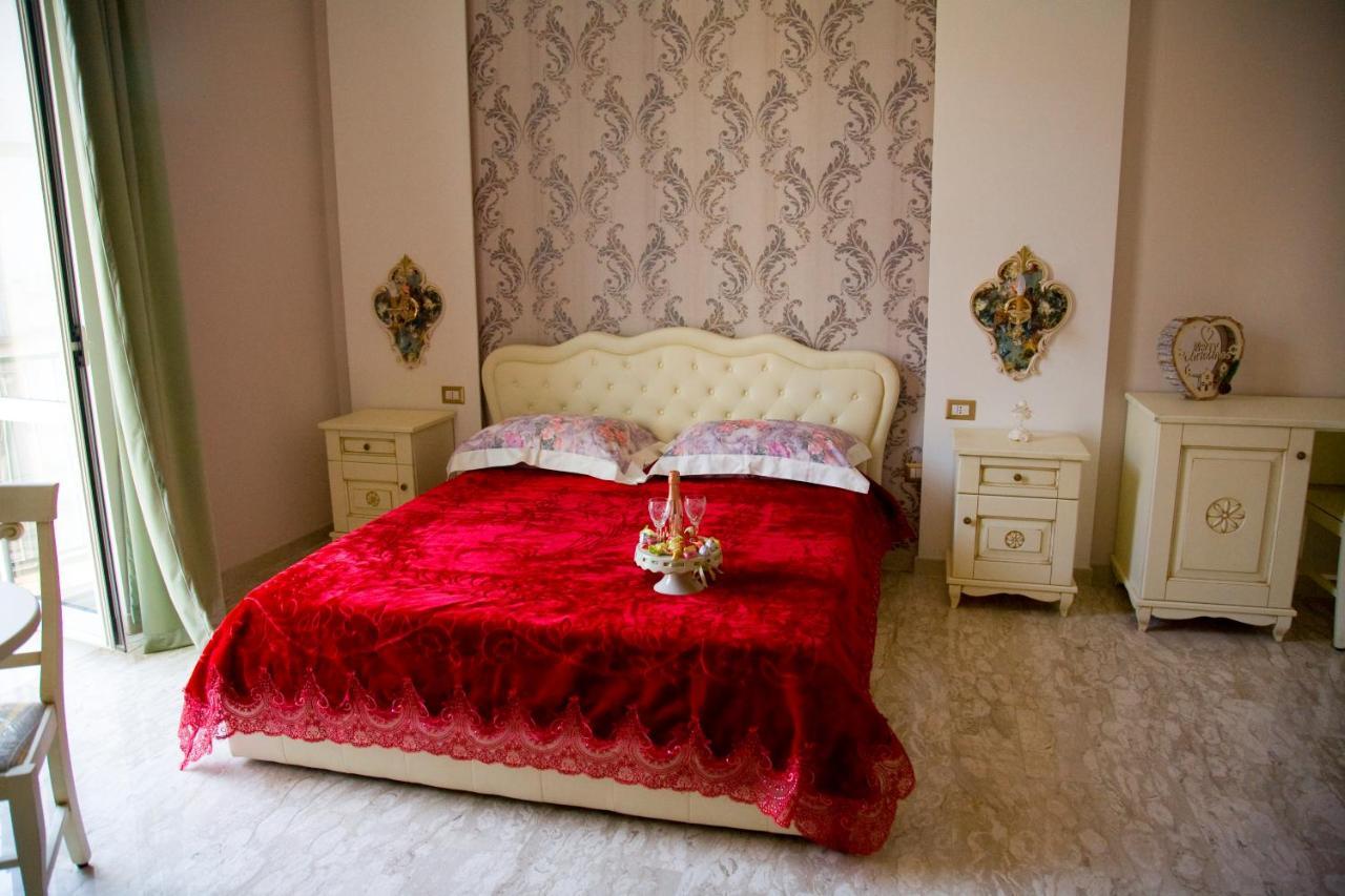Gold94 Bed & Breakfast Наполи Екстериор снимка