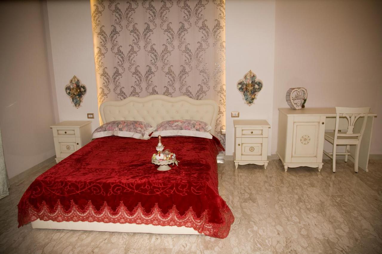 Gold94 Bed & Breakfast Наполи Екстериор снимка