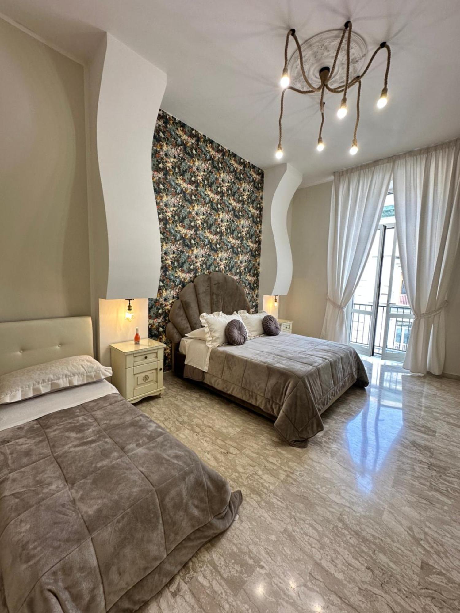 Gold94 Bed & Breakfast Наполи Екстериор снимка