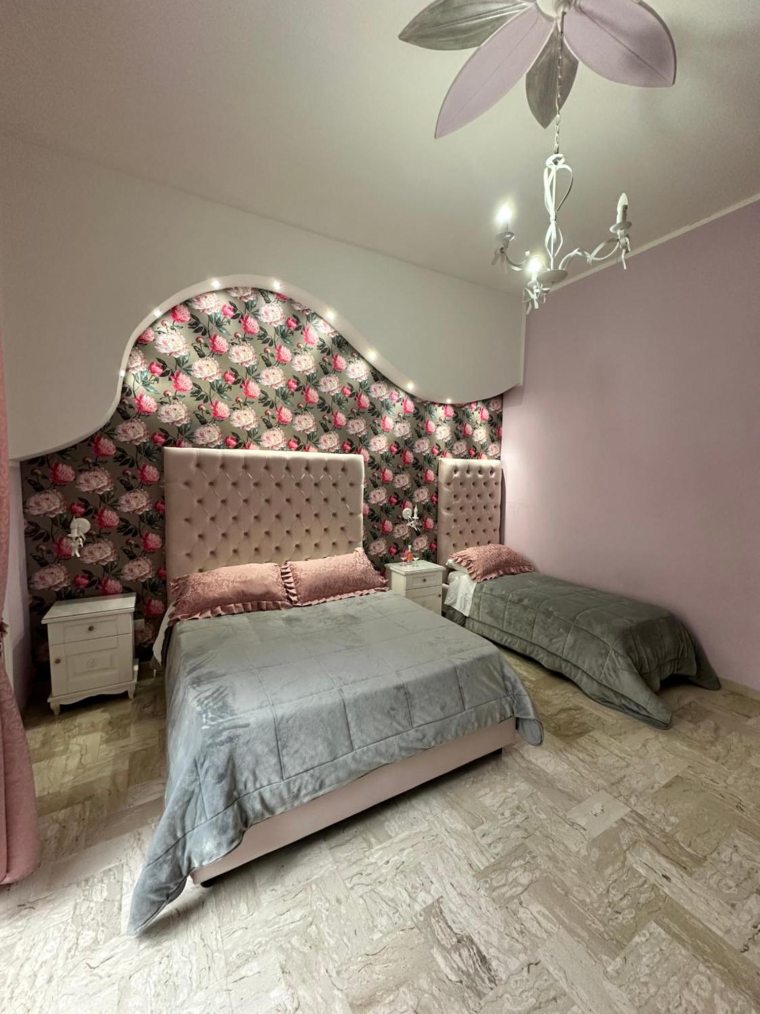 Gold94 Bed & Breakfast Наполи Екстериор снимка